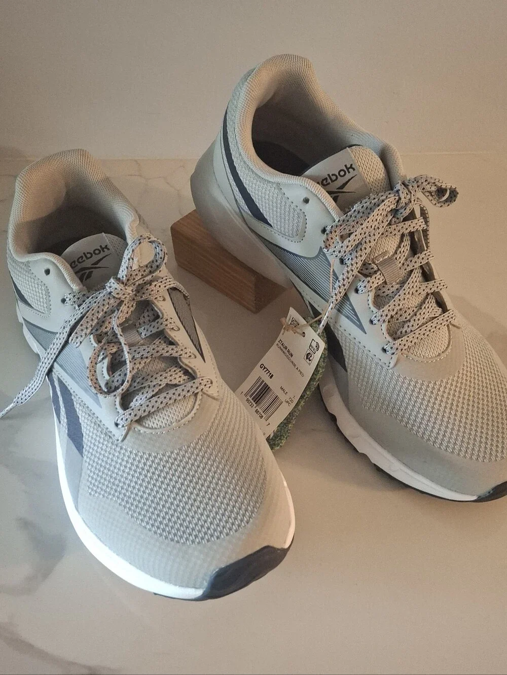 NEW Reebok Ztaur Run Grey Vector Size 8.5 Mens